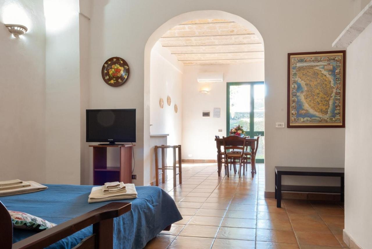 Tenuta Badessa Casalabate Cameră foto
